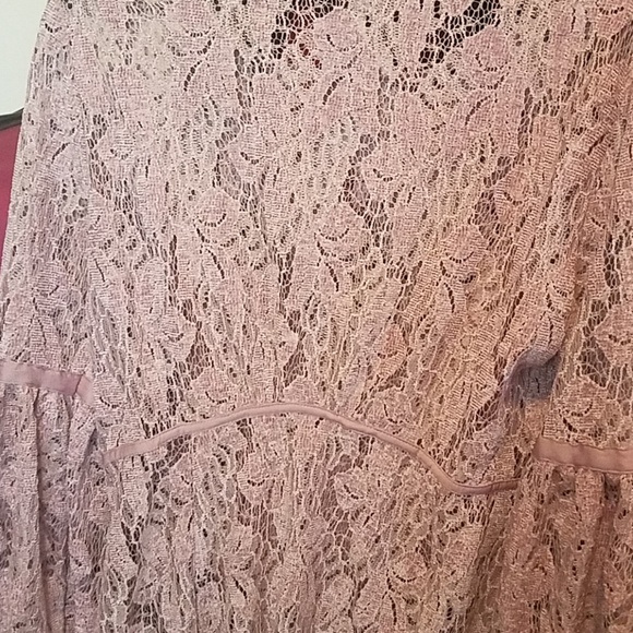 Lacey Dress - Picture 4 of 4